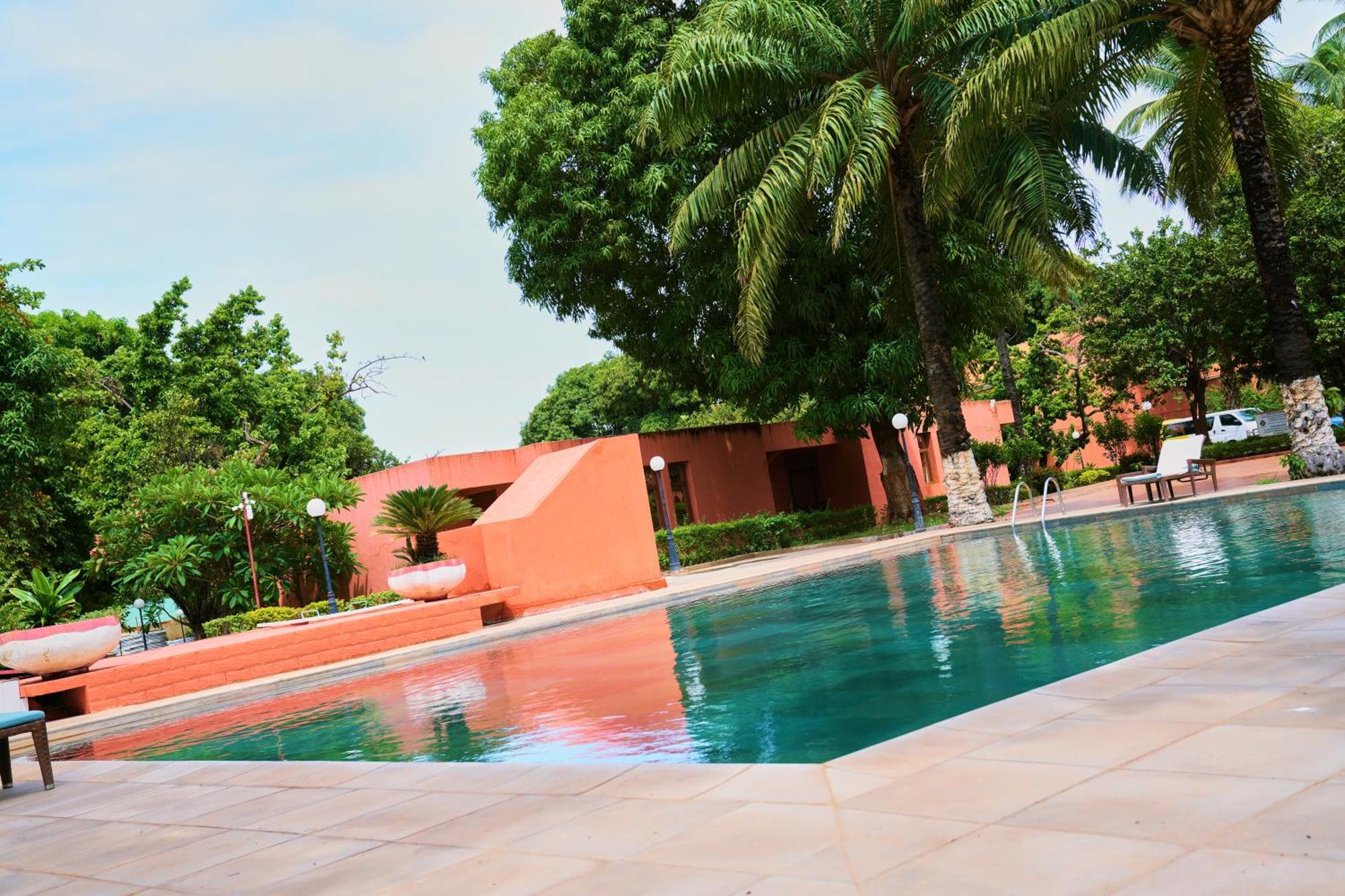 Dunia Hôtel Bissau Extérieur photo