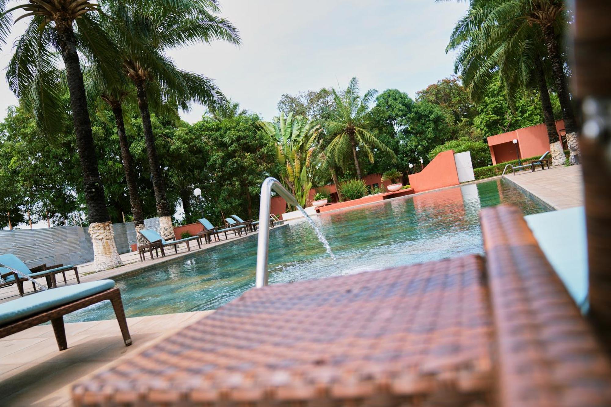 Dunia Hôtel Bissau Extérieur photo