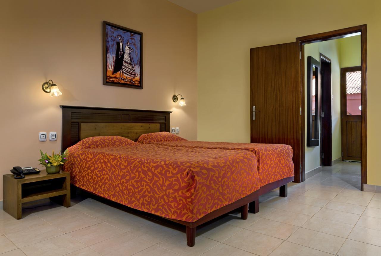 Dunia Hôtel Bissau Extérieur photo