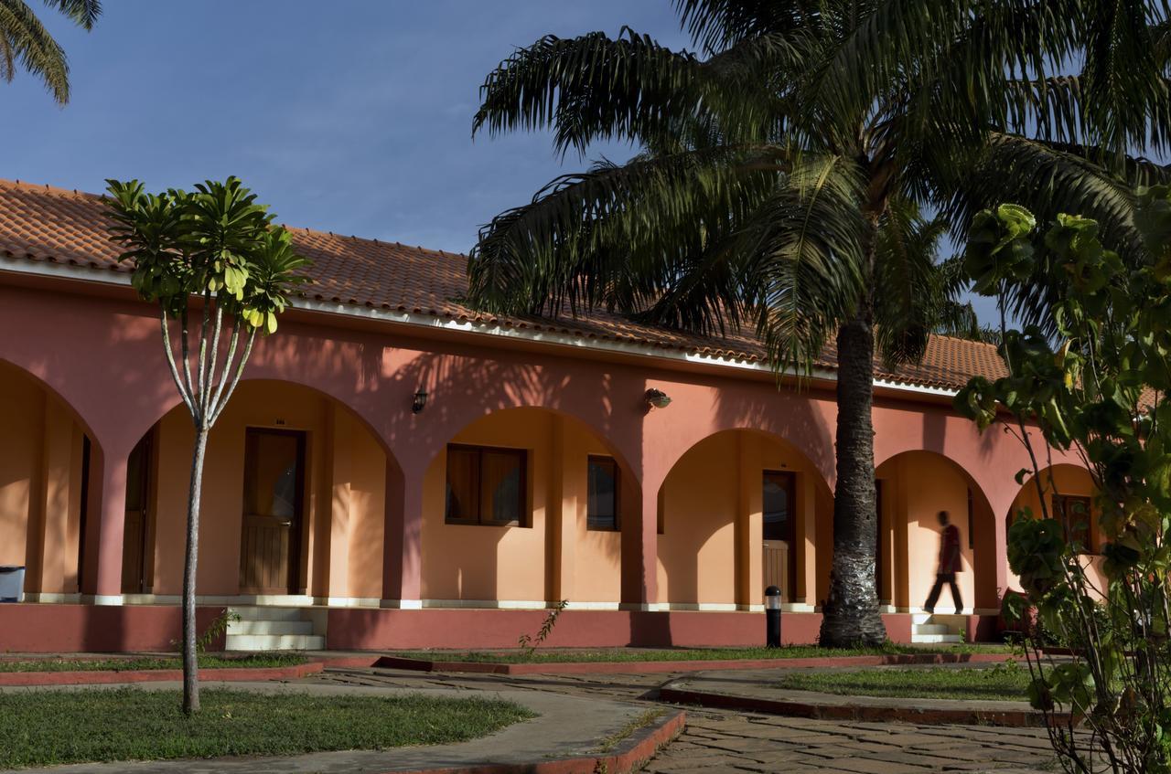 Dunia Hôtel Bissau Extérieur photo